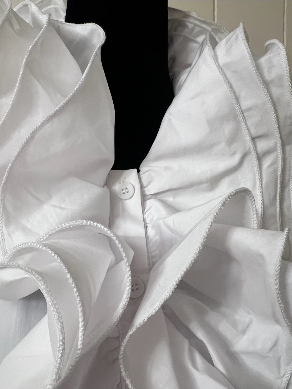 AKIRA Calista Statement Ruffle Collar Button Down Blouse White NWT Size S - Picture 6 of 15